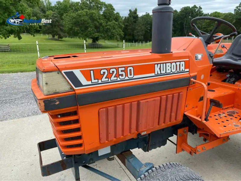 1992 Kubota L2250 photo 3