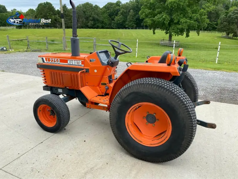 1992 Kubota L2250 photo 16