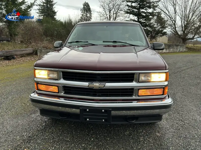 1999 Chevrolet Tahoe LT photo 2