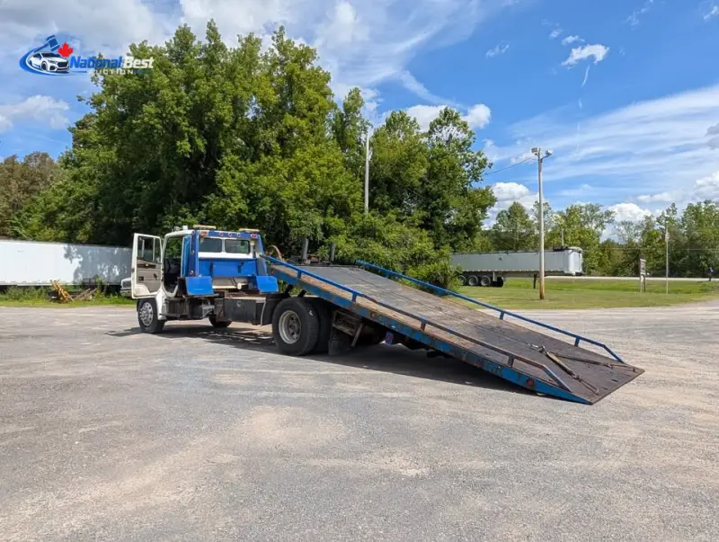 2004 Freightliner FL70 photo 6