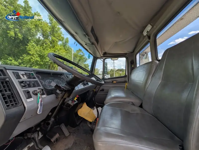 2004 Freightliner FL70 photo 10